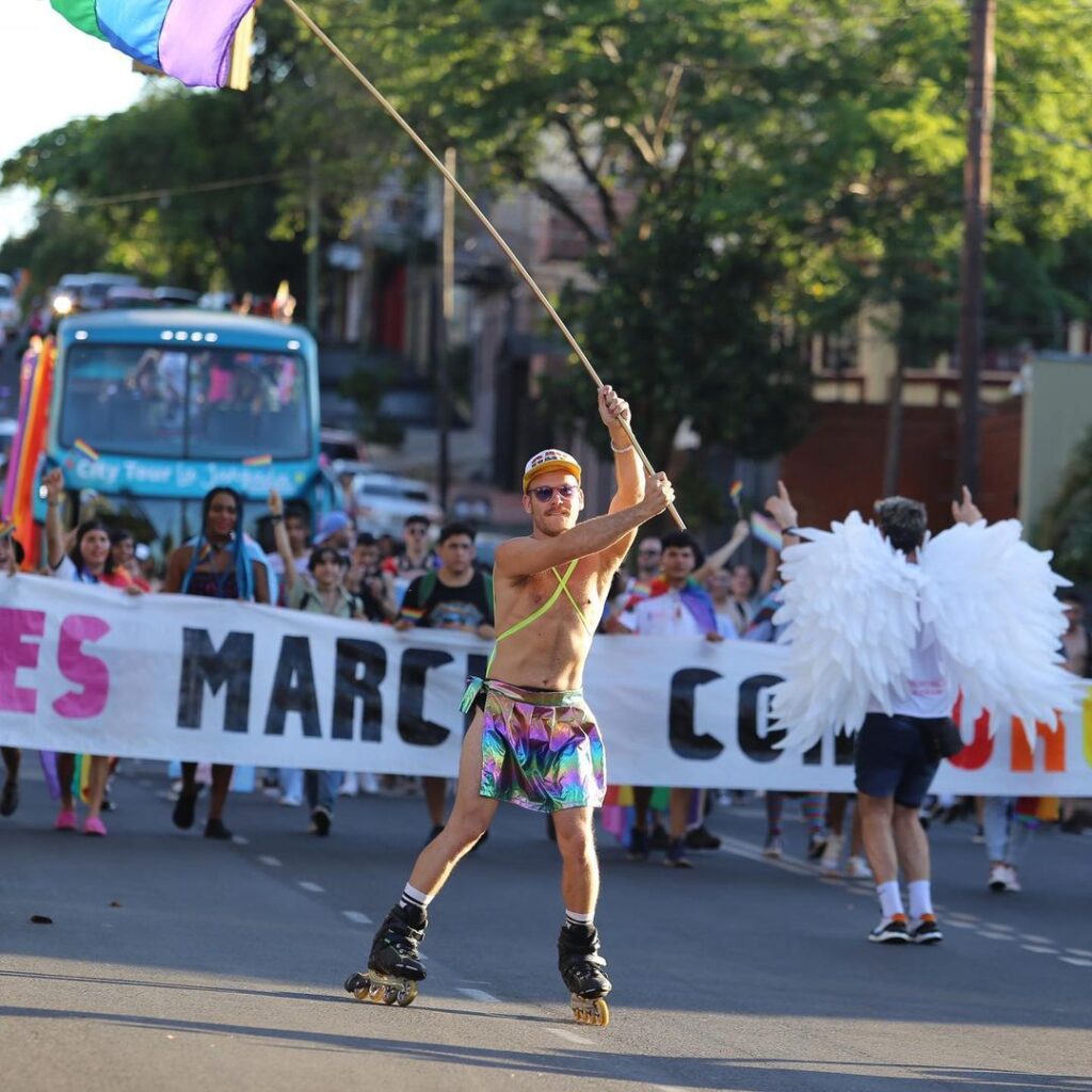 la ciudad de Posadas se sumó ayer a la “Marcha del Orgullo LGTBIQ+”
