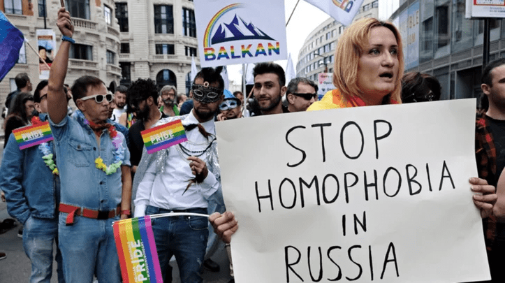 Rusia  aprobó por unanimidad enmiendas que amplían considerablemente el alcance de una ley que prohíbe la "propaganda" LGBTIQ