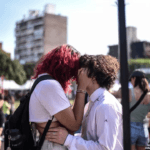 Por qué te vestís como varon? le preguntó y la golpeó en la vía pública