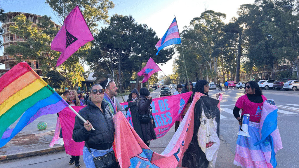 4 marcha del orgullo pinamar attta