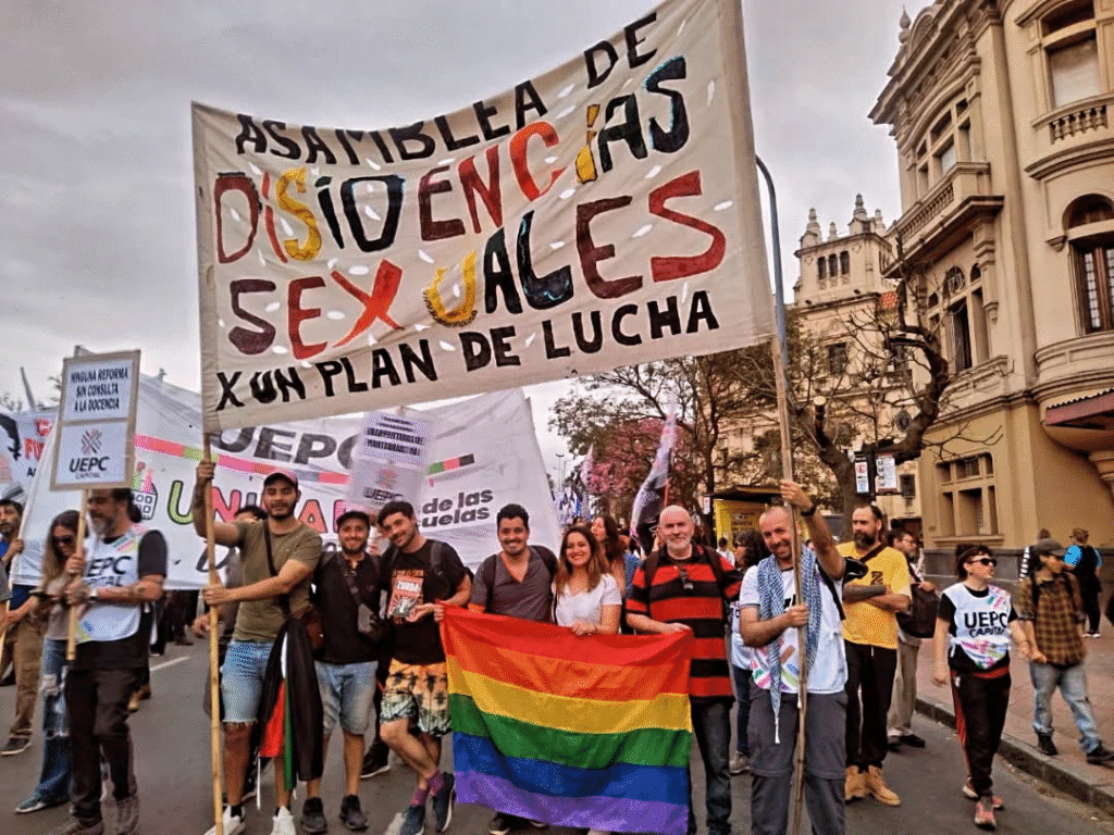 Marcha del Orgullo en Córdoba: La Asamblea de Disidencias Sexuales se estrena con una carroza y consignas contra la derecha