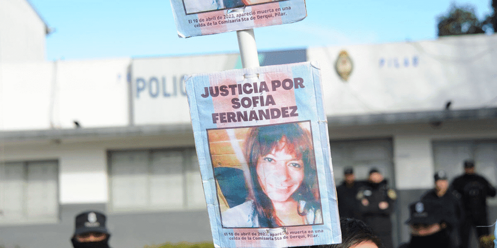 REVÉS JUDICIAL A LOS POLICÍAS ACUSADOS POR EL TRAVESTICIDIO DE SOFÍA FERNÁNDEZ