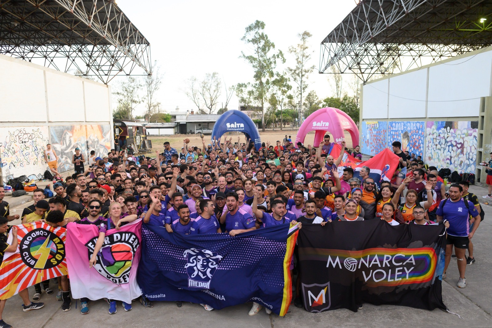 Medusa surgió hace unos años en Salta por una iniciativa de su actual presidente Jorge Liquin con el fin de que las personas del colectivo LGBT tengan un espacio en donde hacer deportes y sentirse cómodos y contenidos. Un año más convoca a quienes estén interesados a ser parte de las cuatro disciplinas que brindan: Fútbol, Vóley, Natación y Pádel.