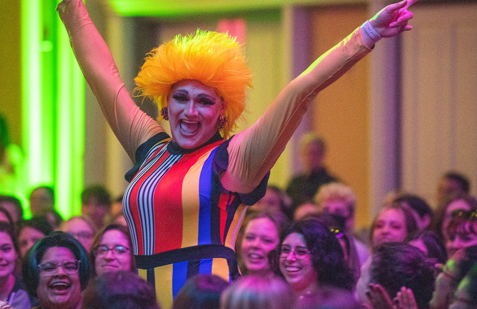 Ohio: avanza una ley que persigue al arte drag y segrega a las personas trans