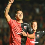 Por primera vez un futbolista profesional argentino presenta a su novio: "Un amor irracional", dijo Nacho Lago