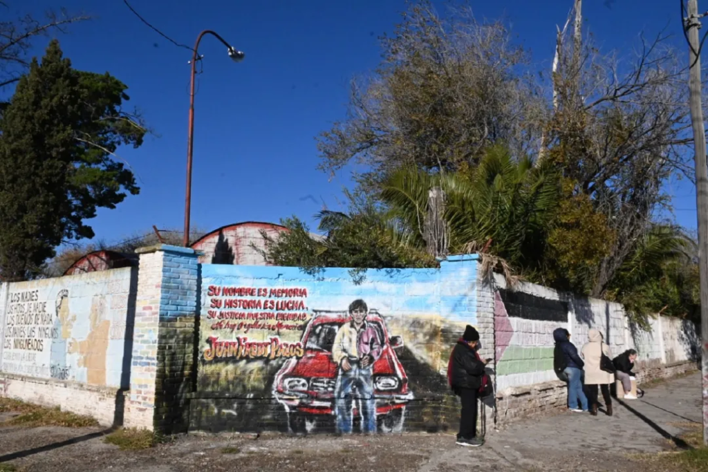 Viedma: "Sin memoria no hay orgullo", un mural para recordar el crimen de Juan Fredy Pazos