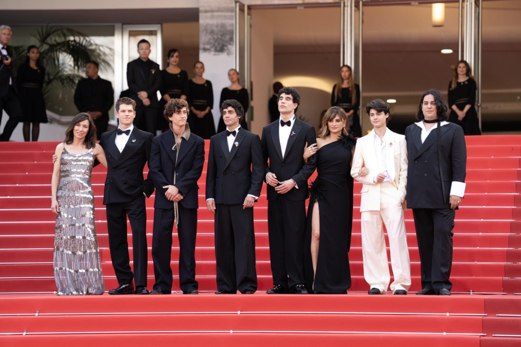 "La bola negra", de Los Javis, deslumbró en Cannes con una ovación de más de 15 minutos