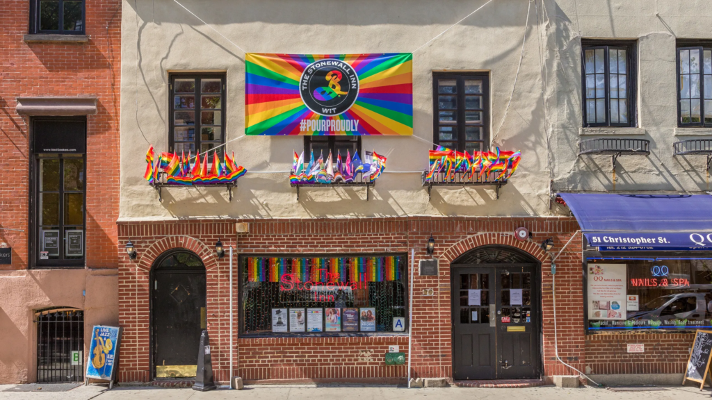 El bar gay no era un refugio: era una trampa que nos encantaba